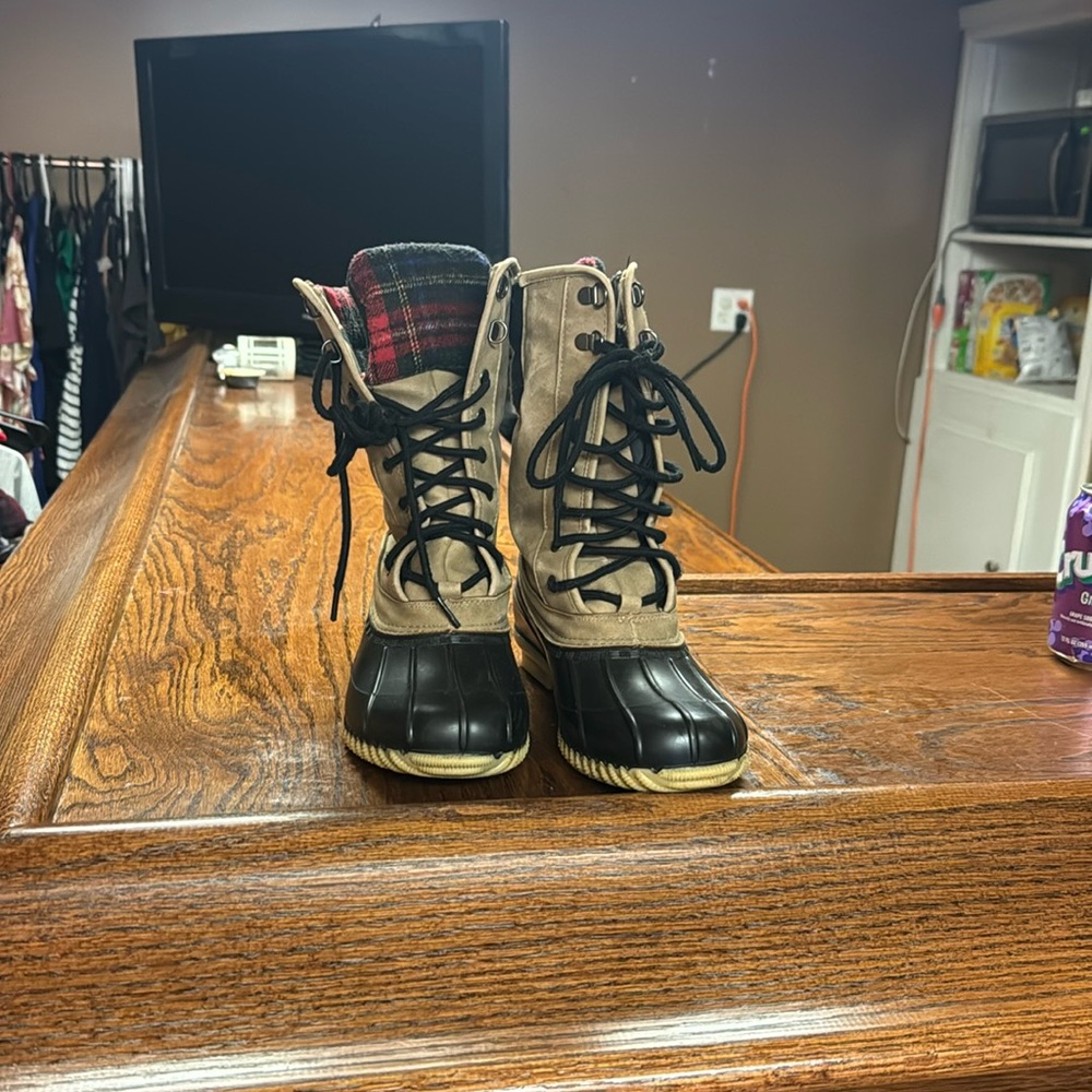 Winter boots